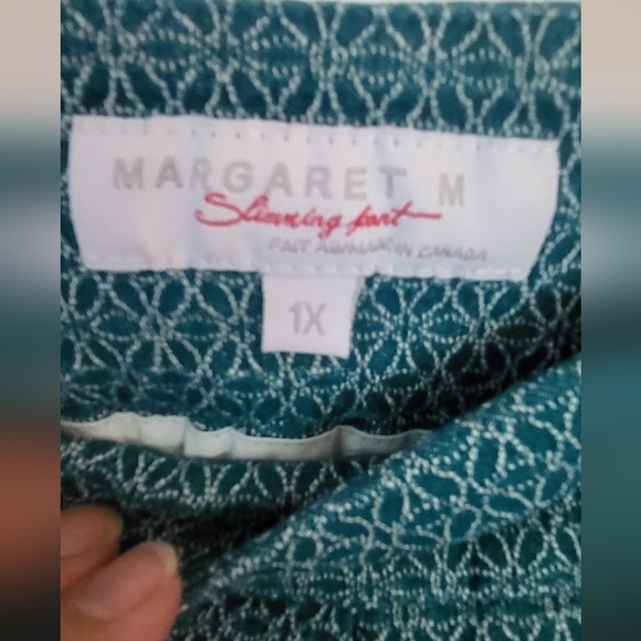 Margaret M Cropped Slimming Pant Geometric Print - Picture 3 of 4